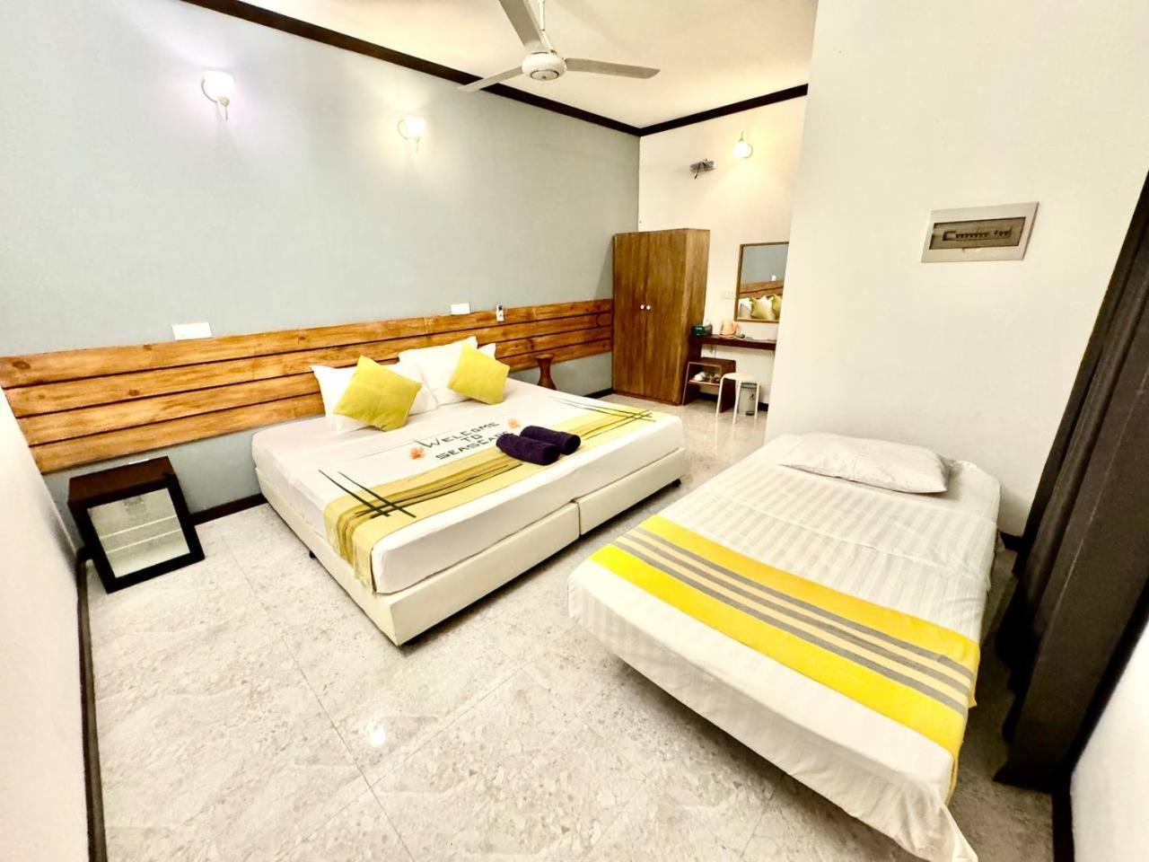 Seascape Retreats Dhigurah Hotel Дхигура Екстериор снимка
