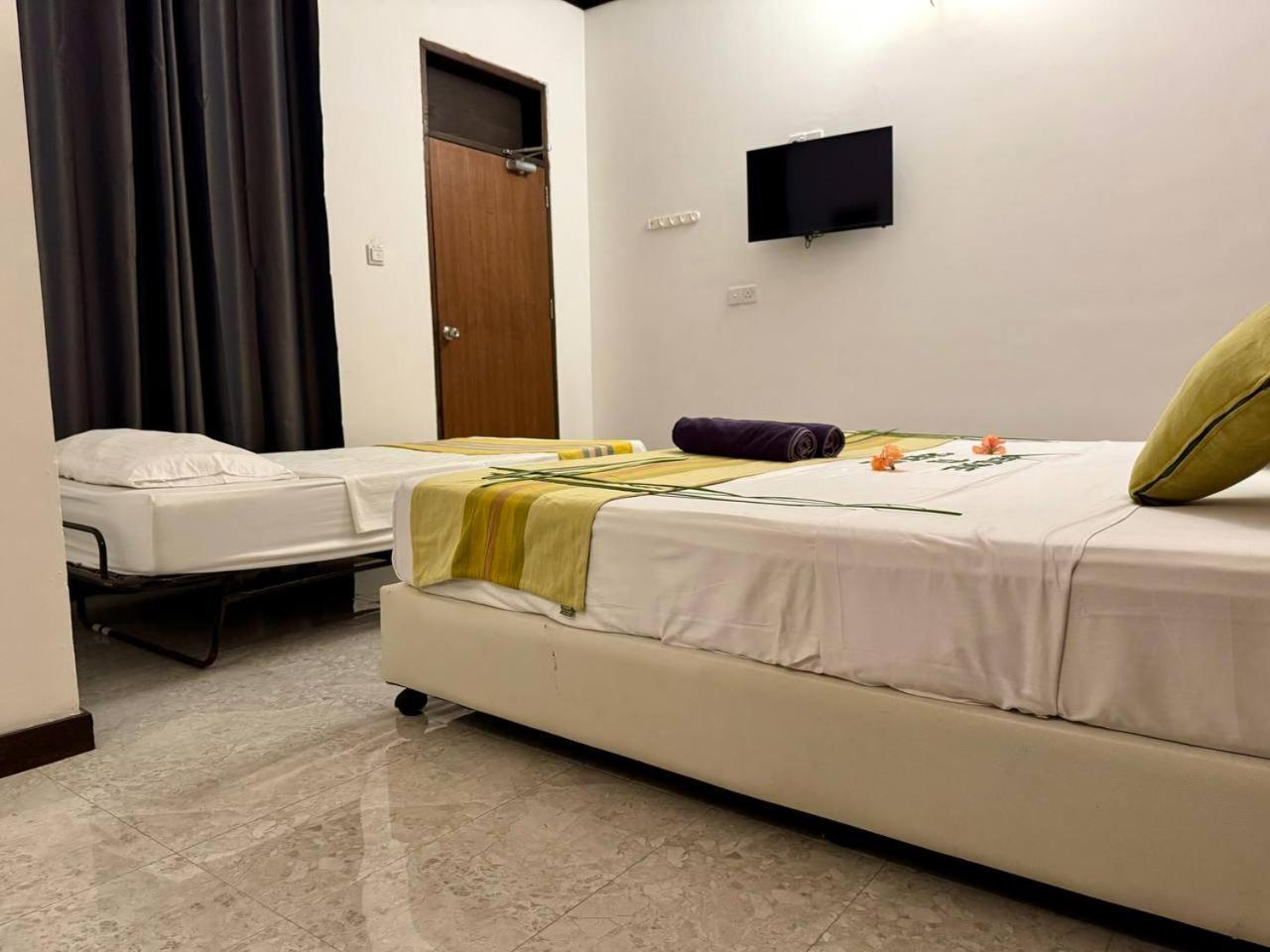 Seascape Retreats Dhigurah Hotel Дхигура Екстериор снимка