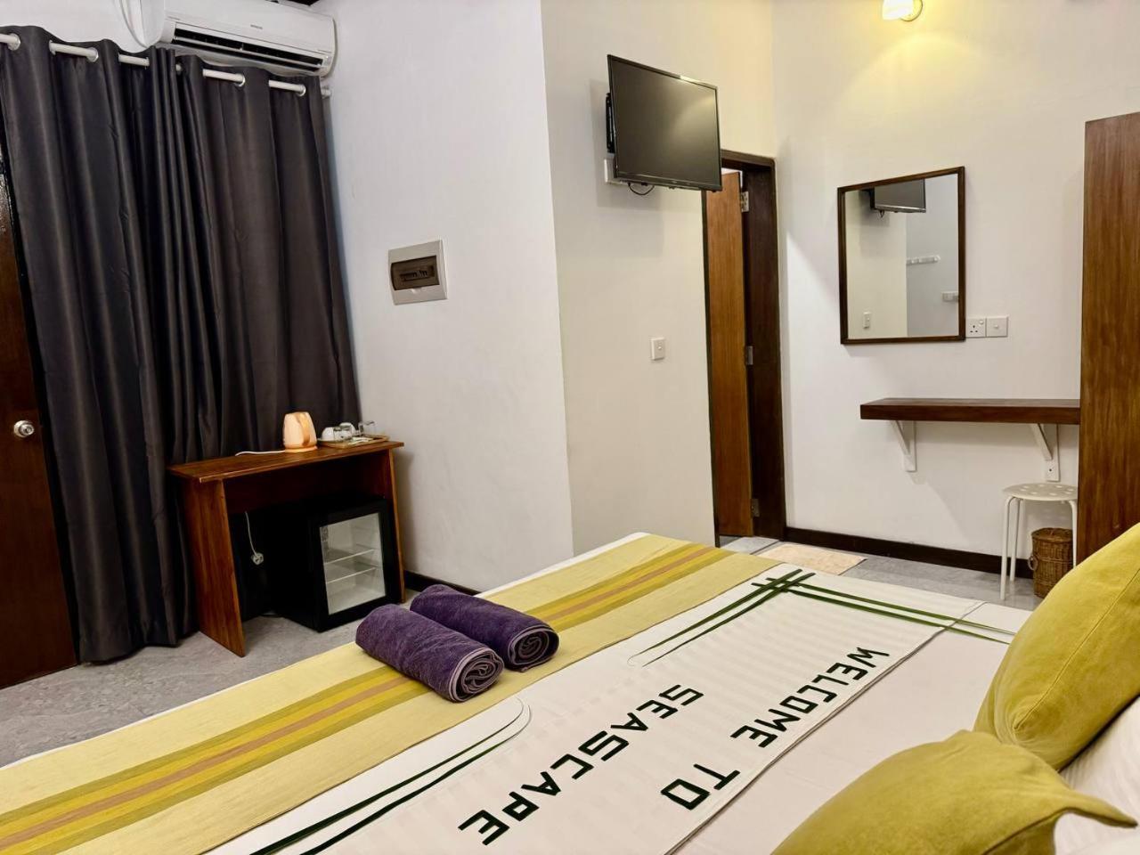 Seascape Retreats Dhigurah Hotel Дхигура Екстериор снимка
