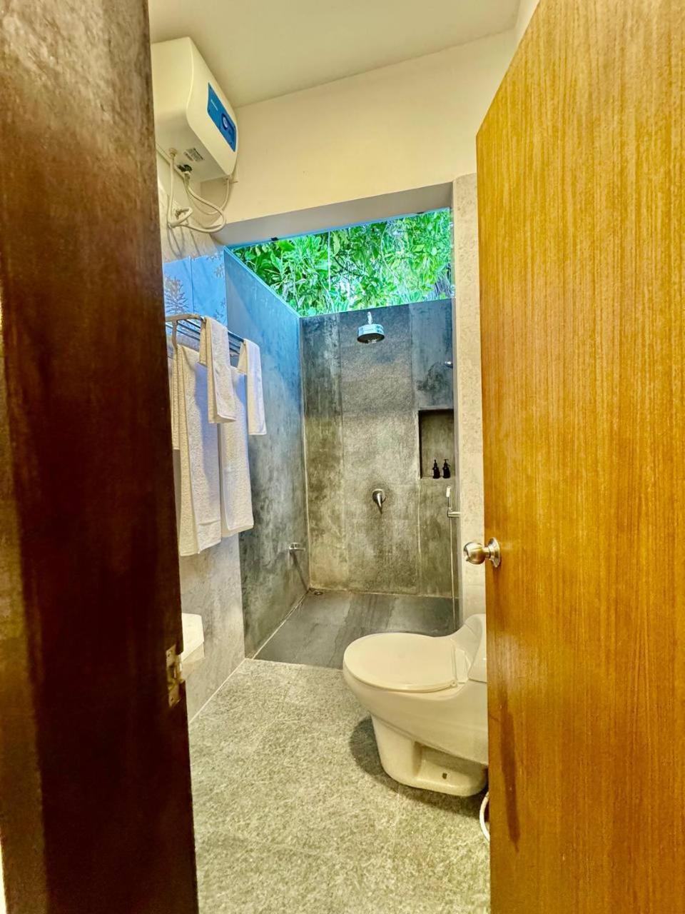 Seascape Retreats Dhigurah Hotel Дхигура Екстериор снимка