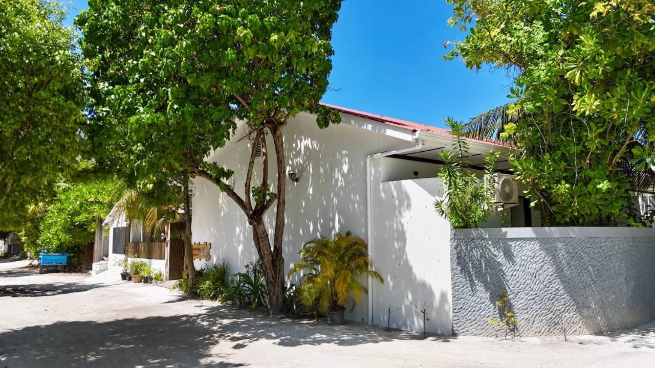 Seascape Retreats Dhigurah Hotel Дхигура Екстериор снимка