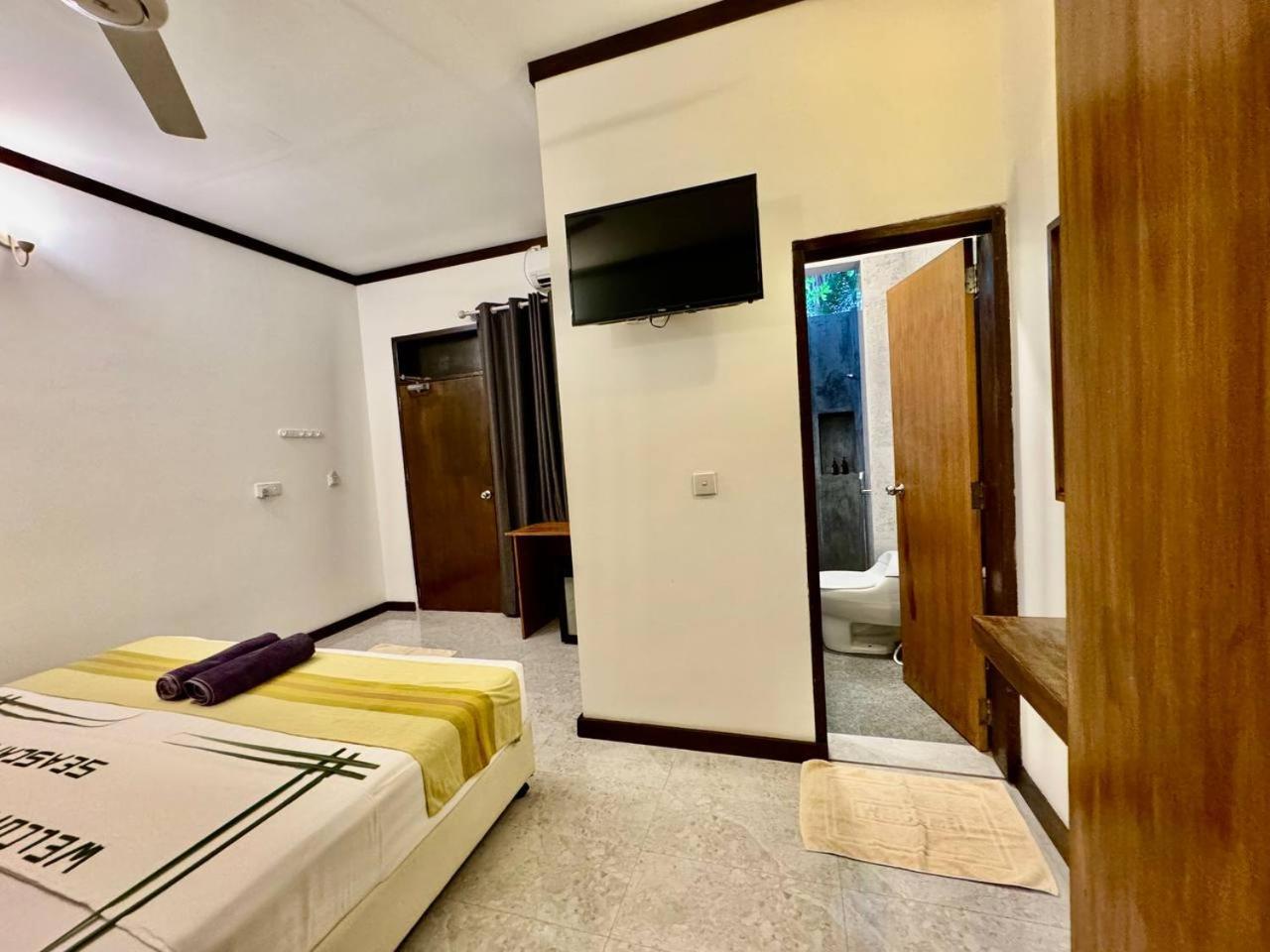 Seascape Retreats Dhigurah Hotel Дхигура Екстериор снимка