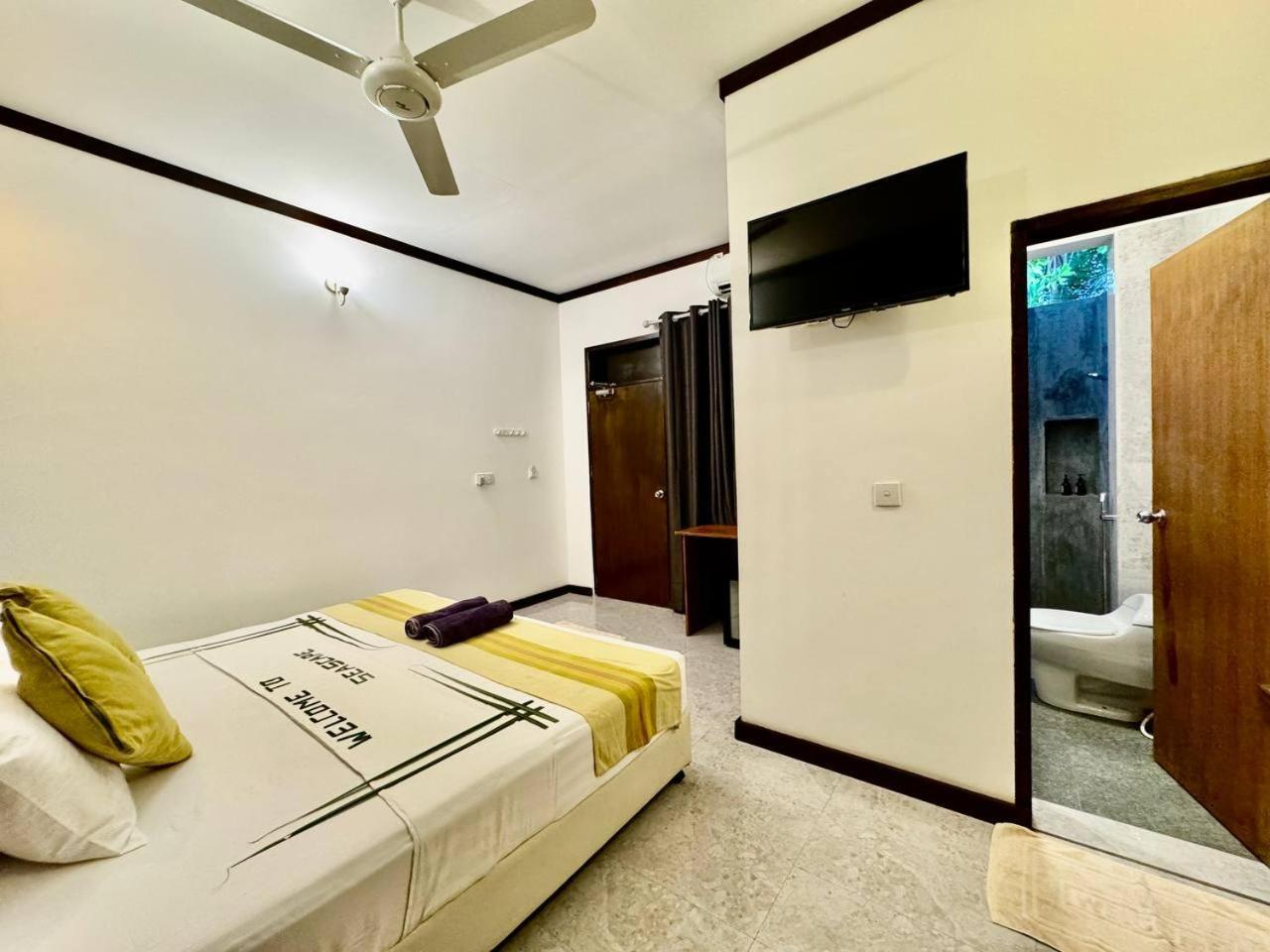 Seascape Retreats Dhigurah Hotel Дхигура Екстериор снимка