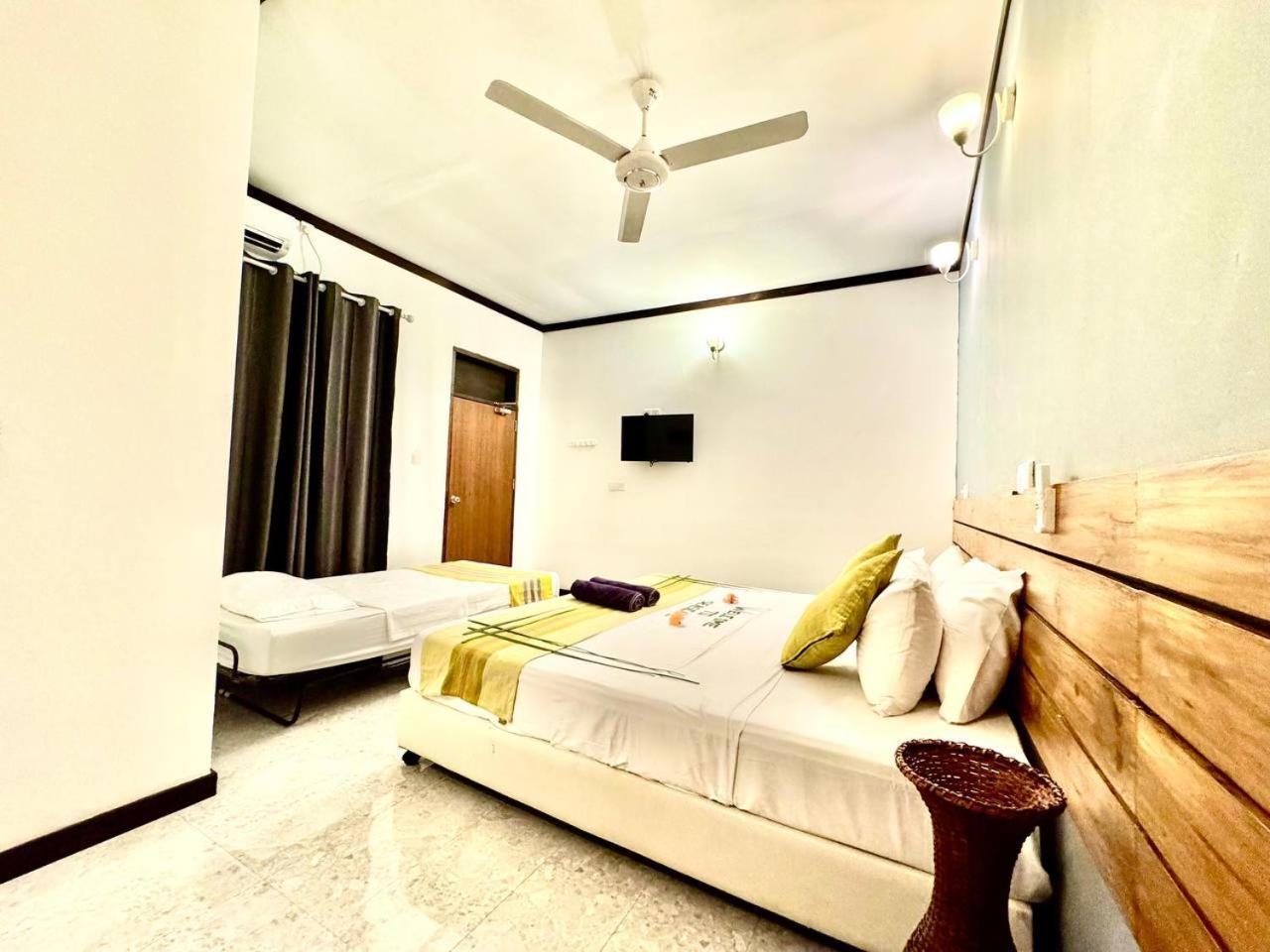 Seascape Retreats Dhigurah Hotel Дхигура Екстериор снимка