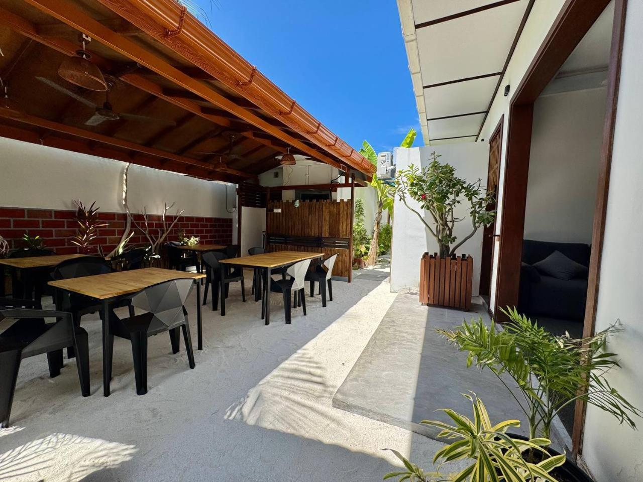 Seascape Retreats Dhigurah Hotel Дхигура Екстериор снимка