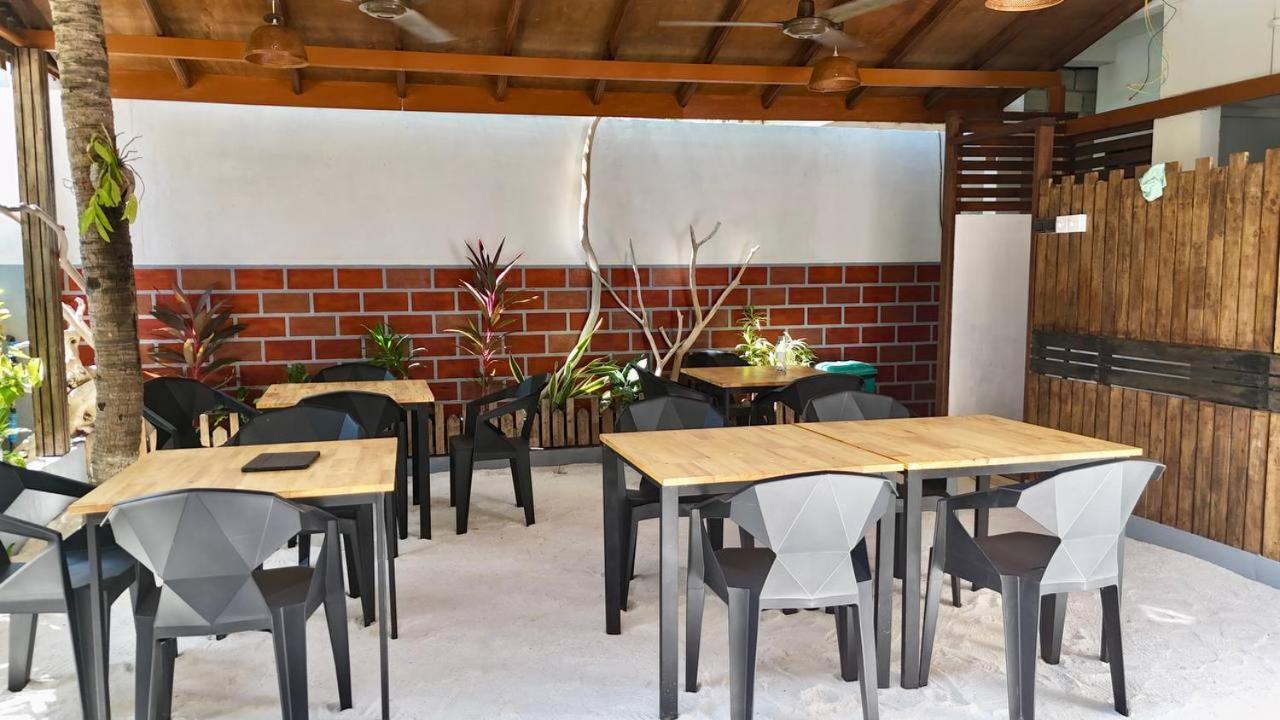 Seascape Retreats Dhigurah Hotel Дхигура Екстериор снимка